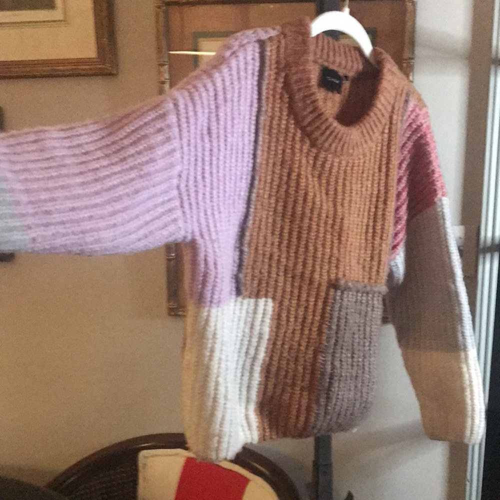 Cliche Sweater With Color Blocking - image 2